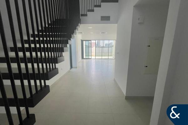 Corner Villa | Close to Pool | Spacious