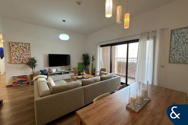 Upgraded | Vacant | Furnished | 2 Bed