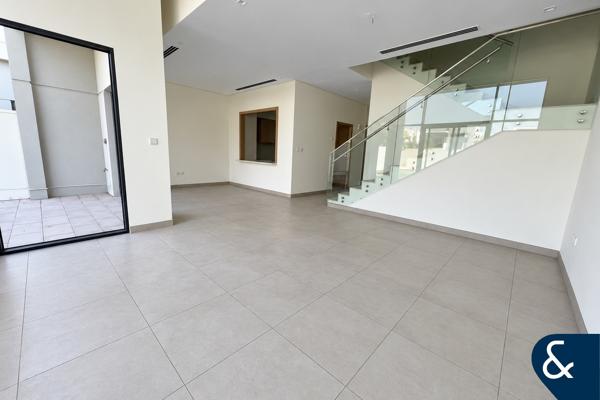 Single Row | Gated Community | Next To Pool