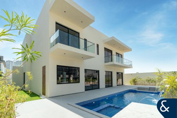 One Of A Kind Custom Build Vacant Villa