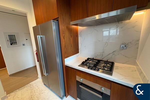 Vacant Now | Close To The Mall | 1,080 Sq.Ft