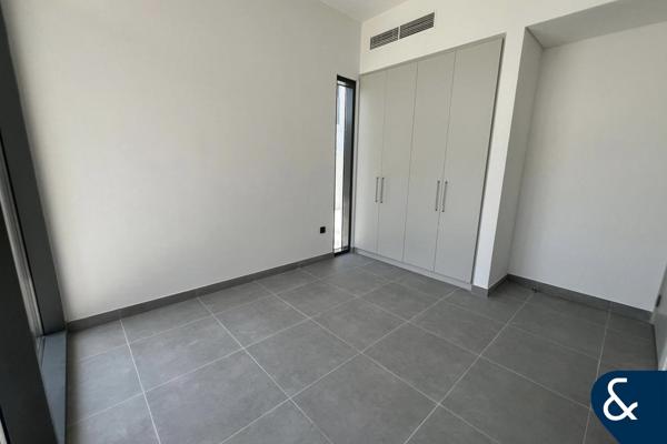 Corner Plot I Internal Road Backing I 4 Beds