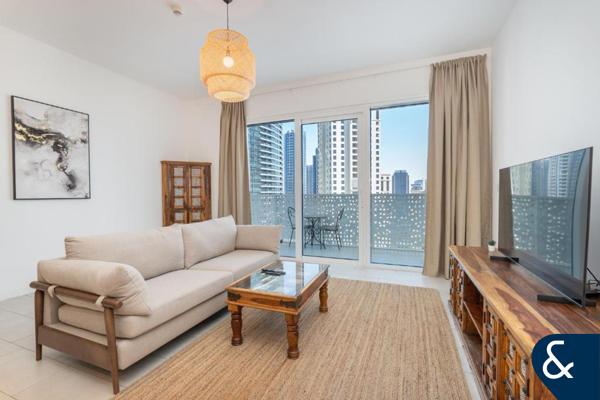 1 Bed | Furnished | Pool | Private Beach
