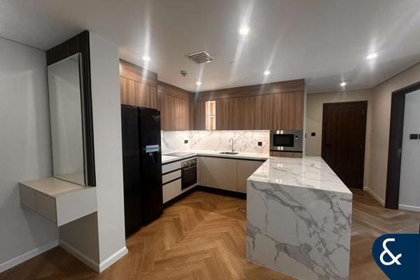 Burj and Fountain Views | Upgraded | Vacant