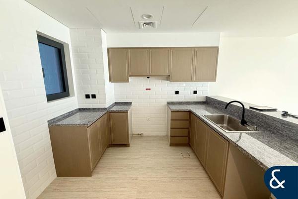 Lagoons Specialist | 4 Bed | Prime Location