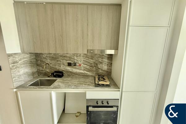 Mid Floor | Boutique Building | Premium