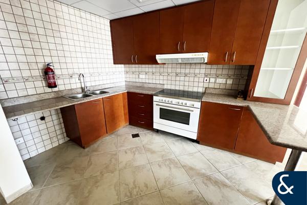 2 Bedrooms | Corner Unit | Community View