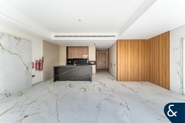 Vacant | Single Row | Open Plan | Brand New