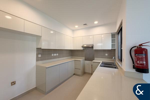 4 bedroom | Maple Villa 2E | Now Available