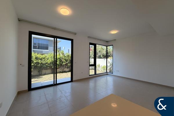 4 bedroom | Maple Villa 2E | Now Available