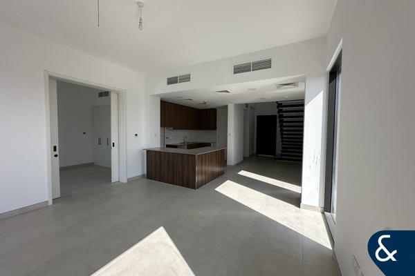 Upgraded Interior | Landscaped | Corner Plot