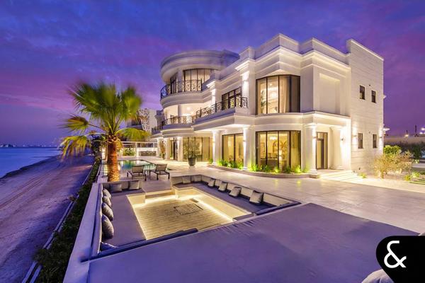 Custom Palm Jumeirah Mansion, 12,500 sqft BUA - Image 1