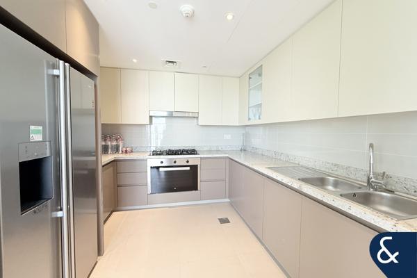 High Floor | 2,609 Sq Ft | Vacant on Transfer