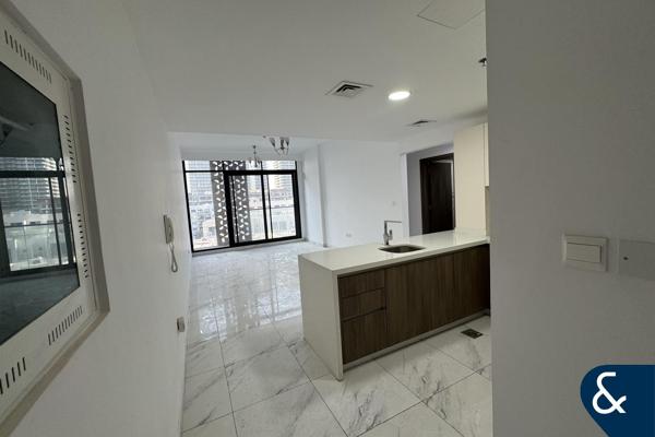 Vacant | Pool View | Good Layout