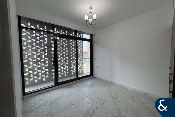 Vacant | Pool View | Good Layout