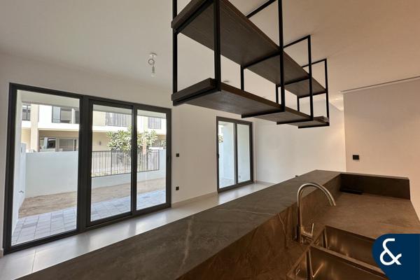 LANDSCAPED | IDEALLY LOCATED | AVAILABLE