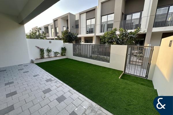 LANDSCAPED | IDEALLY LOCATED | AVAILABLE