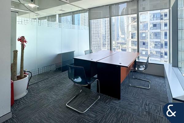 Prime location | Vacant | Fitted office