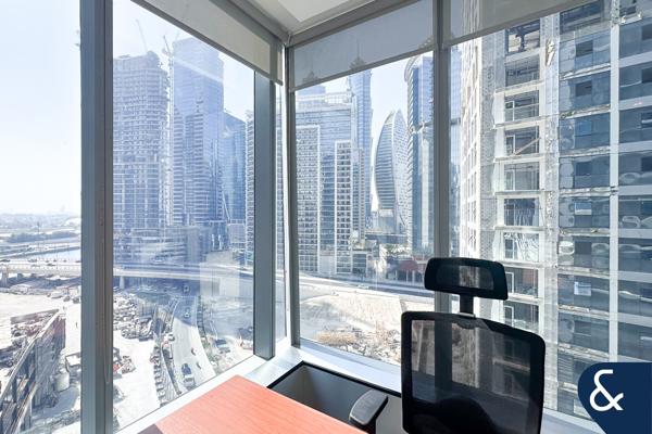 Prime location | Vacant | Fitted office