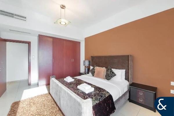 Marina view | Upgraded | Furnished | 2 Beds