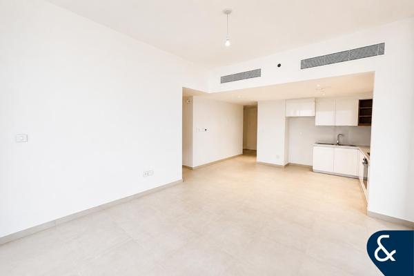 Corner Unit | Vacant September | Large Layout