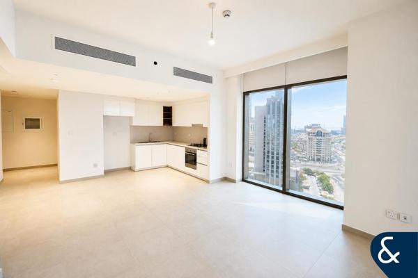 Corner Unit | Vacant September | Large Layout