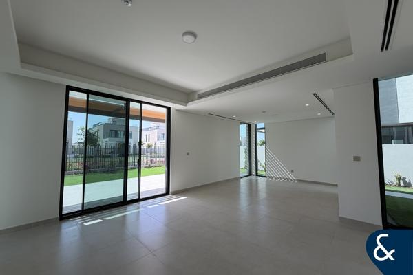 Luxury Villa | 4 Beds + Maids | Park Facing