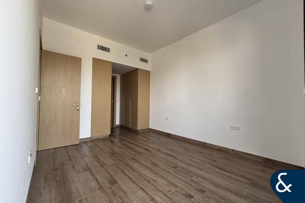 VACANT | LOWEST PRICE | ELLINGTON | PARK VIEW