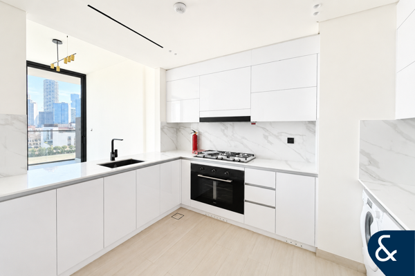 Two Bedroom | High Spec | Corner Unit