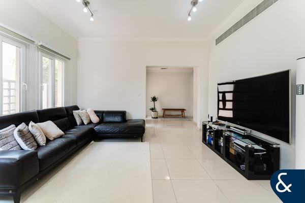 VIEW THIS WEEKEND | Great Layout | Large Plot