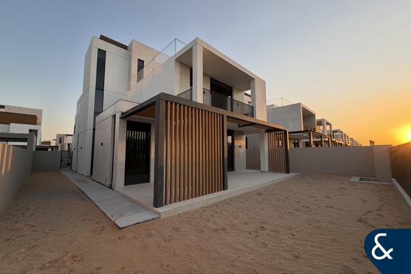 Single Row | 4 Bedrooms | Opposite Pool