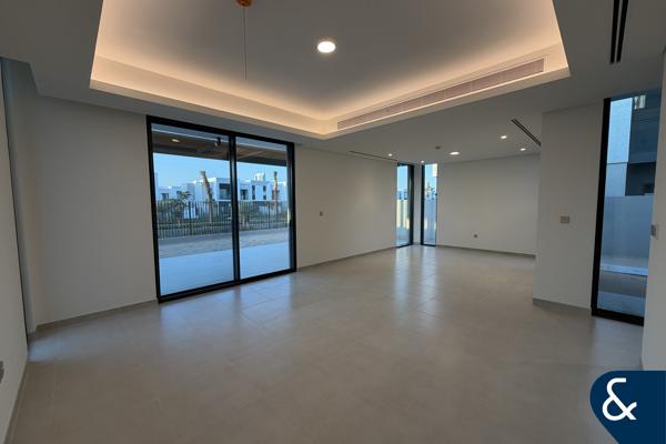 Single Row | 4 Bedrooms | Opposite Pool