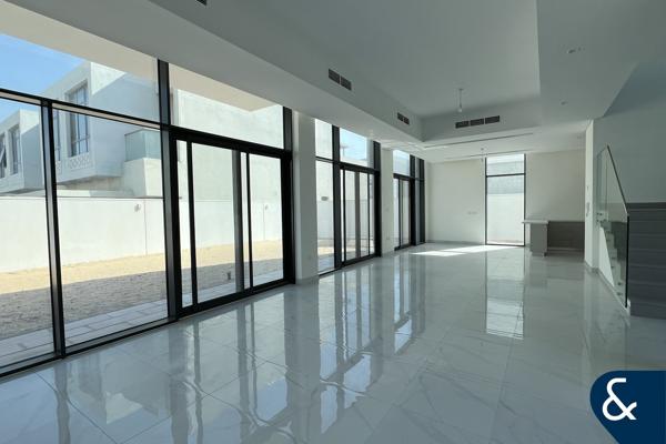 Landscaped | Modern Design | Large Plot