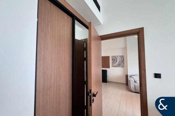 Modern 1BHK | High Floor | Furnished