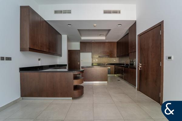 5 Bed Corner Villa | Private Pool | Signature