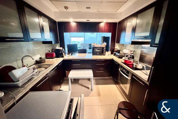 Large 2BR | Golf Course Views | Vibrant Unit