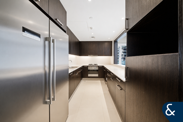 Great Location | Bright Apt | Dubai Mall