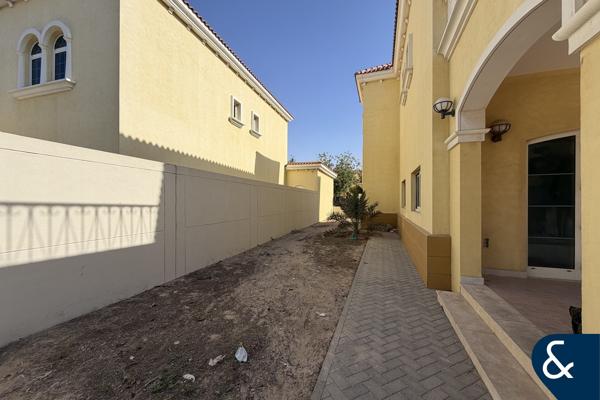 3BR Large | Exclusive | Internal | 6k Plot