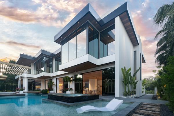 Fully Upgraded | Six Bedrooms | Furnished