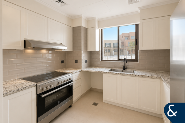 TRUE CORNER | PRIME PLOT | CLOSE TO HUB