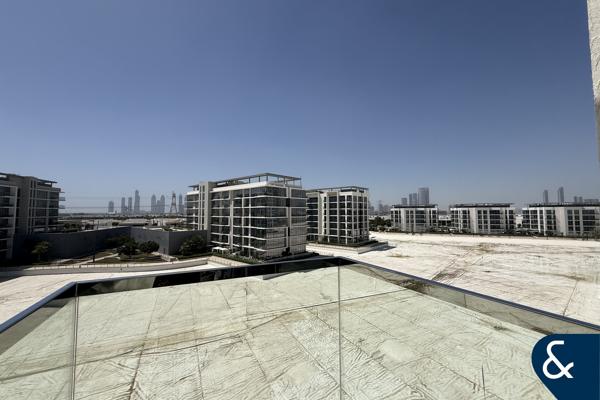 Lagoon View | 2 Bed + Maids | District One