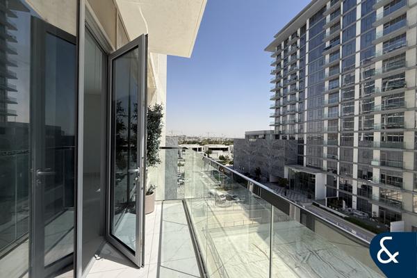 Lagoon View | 2 Bed + Maids | District One