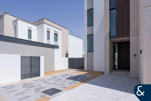 Internal Villa I With Park View I Vacant Now