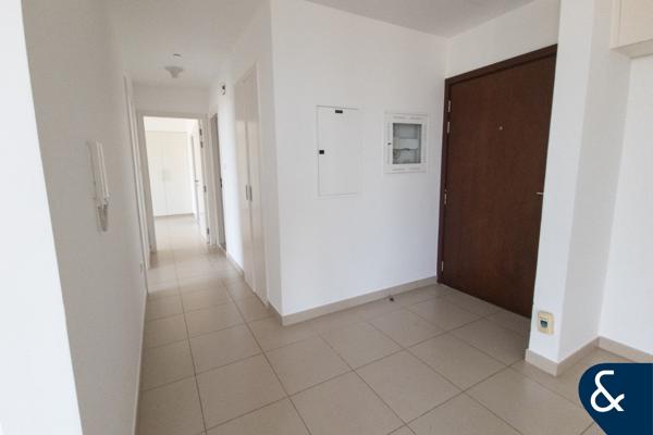 Huge Balcony | Spacious | Available 8th Jan