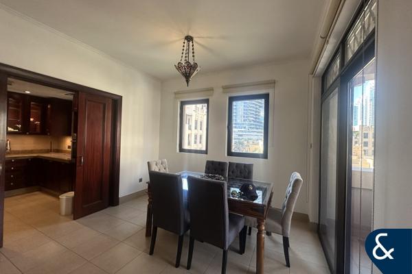 Corner Unit | Burj View | Study Room