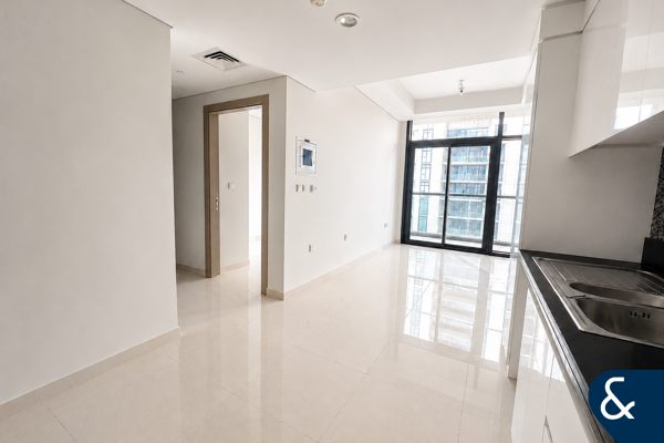 Luxury | Vacant | Pool View | One Bedroom