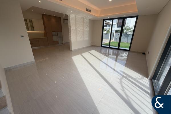 Casa Flores | Corner Unit | Unique Upgrades