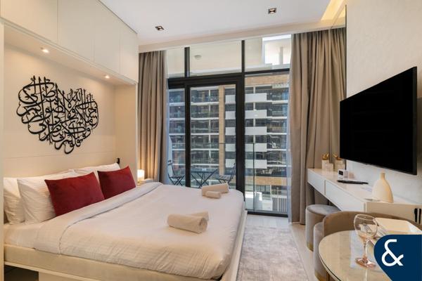 Upgraded | Studio | Luxury Furnishings