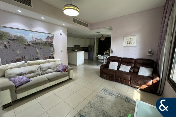 3BR+1 | Single Row | Vacant on Transfer