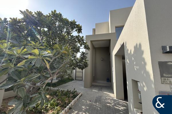 Private Garden | 4 Bedroom | Upgraded